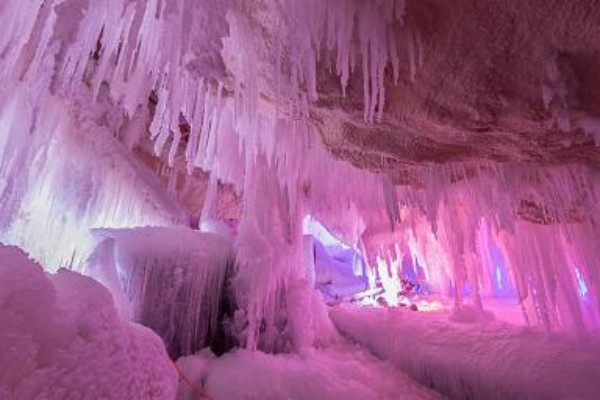 南大冰洞横空出世、惊艳天下！